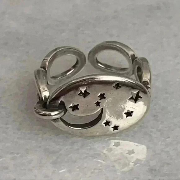 Sterling Silver Moon Star Chain Link Ring

Brand New - Picture 3 of 6